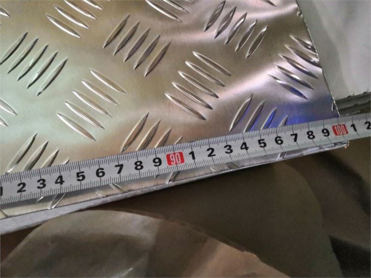 Aluminium Checker Phaj